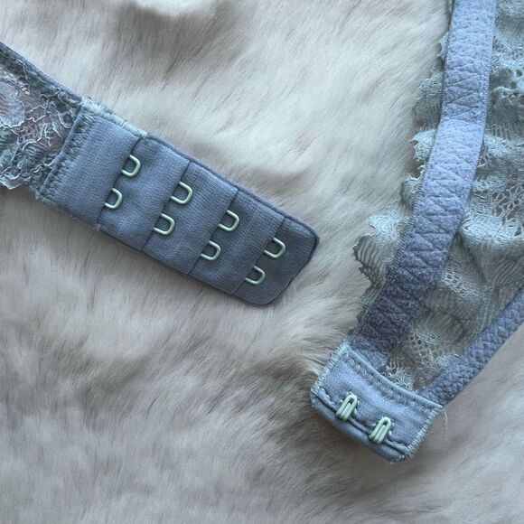 Victoria’s Secret Dream Angels Push Up Rhinestone Bra Light Gray size 32D - Picture 7 of 9